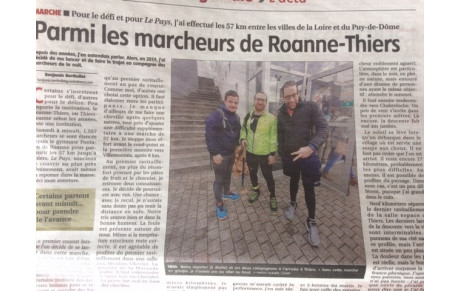 UN JOUEUR SENIOR A  LA MARCHE ROANNE THIERS