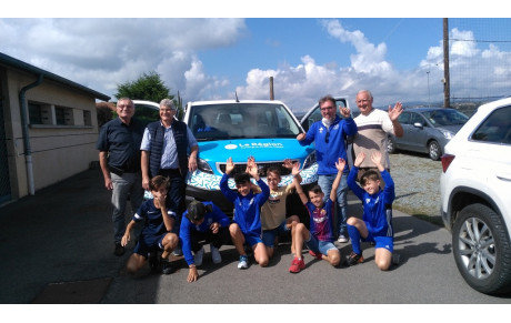 REMISE OFFICIELLE DES CLES DU MINIBUS PAR NOTRE CONSEILLER REGIONAL